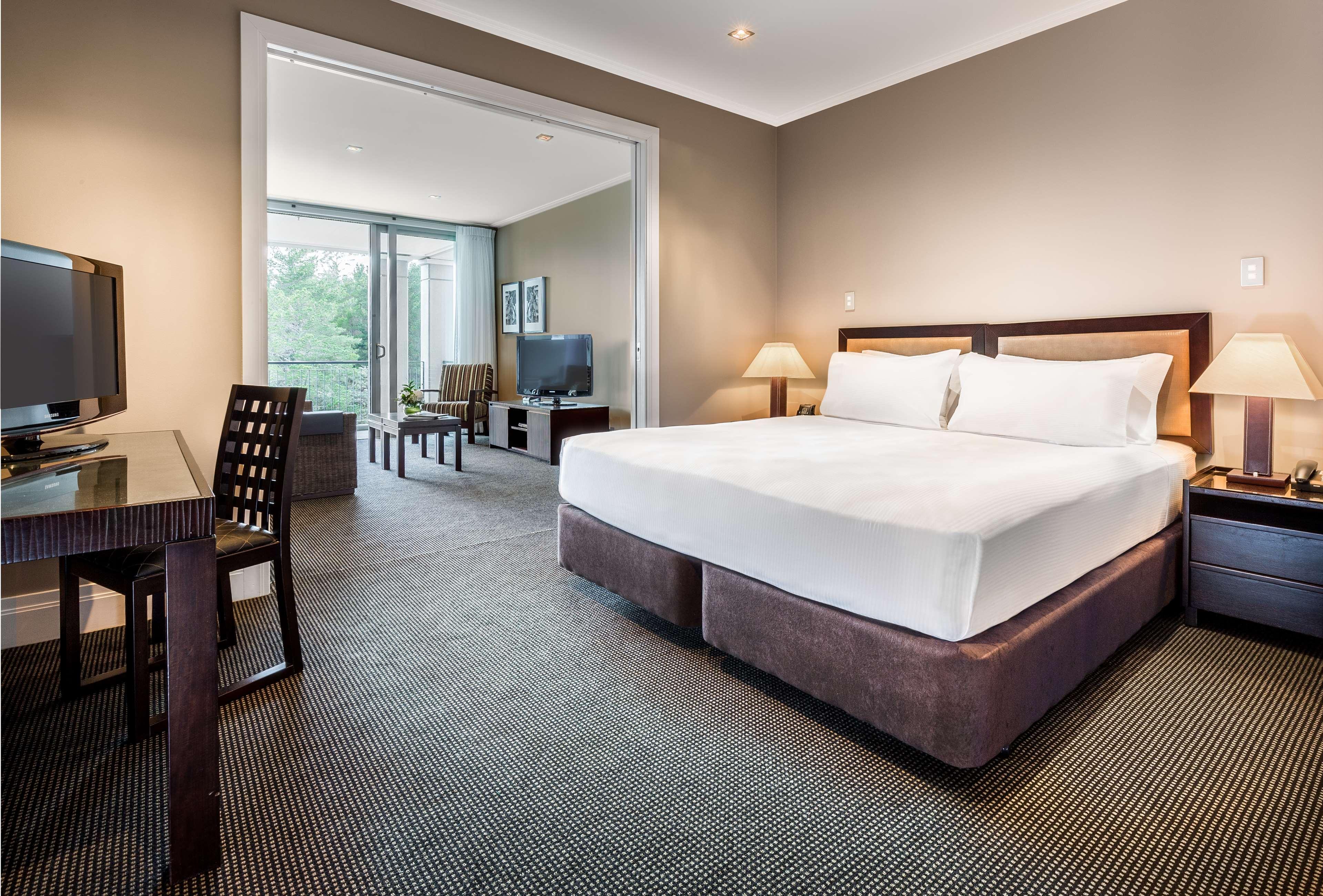 Hilton Lake Taupo Bagian luar foto