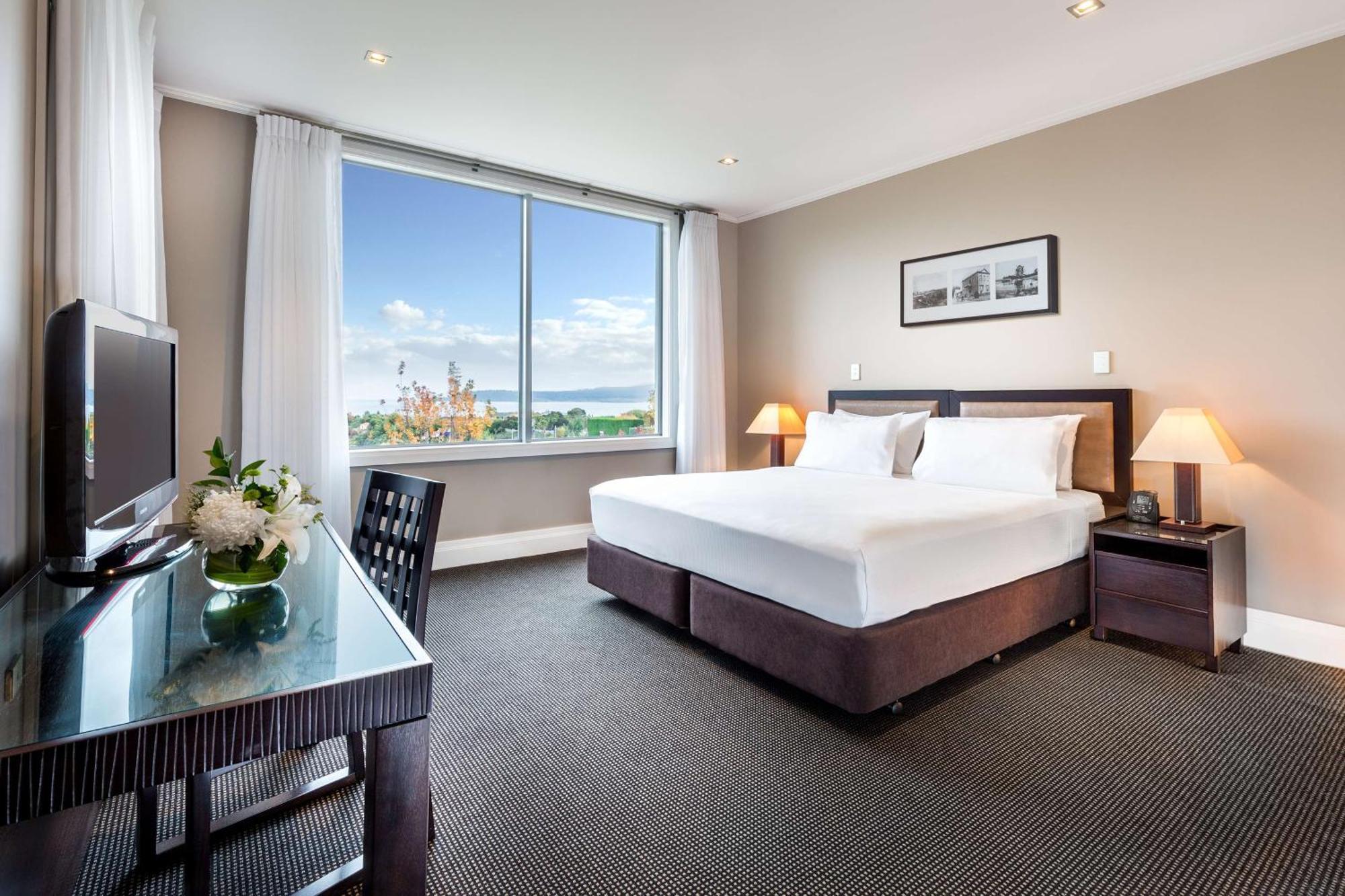 Hilton Lake Taupo Bagian luar foto