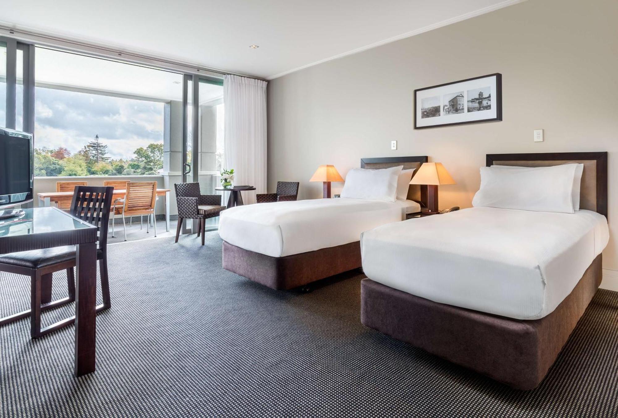 Hilton Lake Taupo Bagian luar foto
