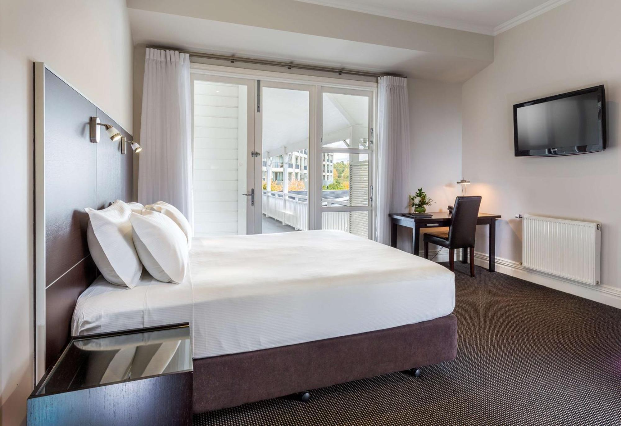 Hilton Lake Taupo Bagian luar foto