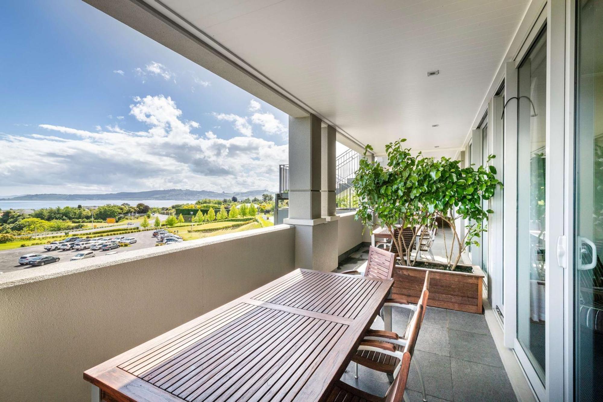Hilton Lake Taupo Bagian luar foto