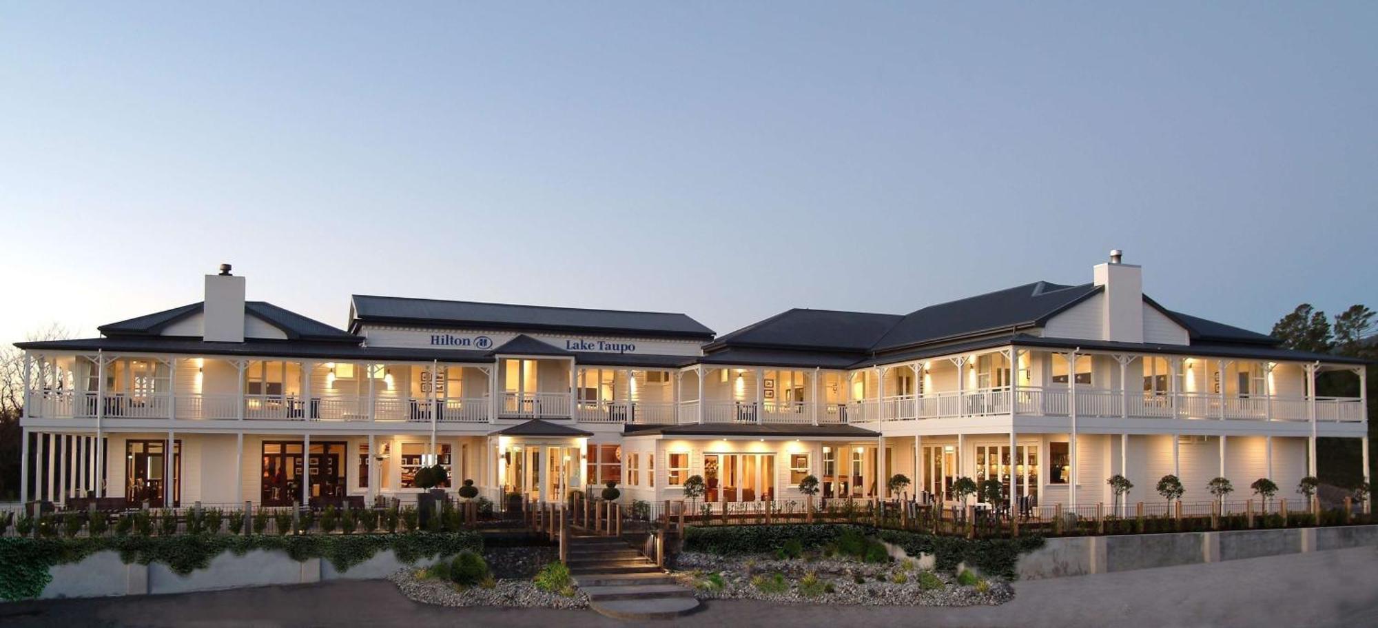 Hilton Lake Taupo Bagian luar foto